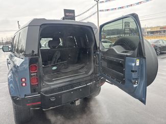 Used 2024 Land Rover Defender 110 X-Dynamic SE video 5