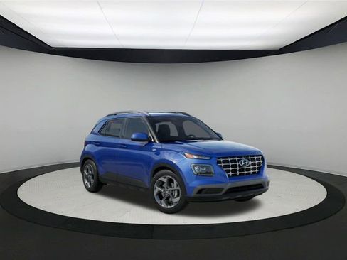 New 2025 Hyundai Venue SEL image 3