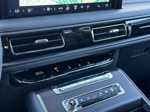 New 2025 Lincoln Aviator Reserve w/ Luxury Package RWD image 21