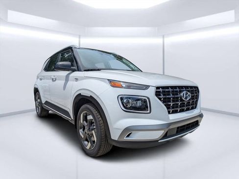 New 2025 Hyundai Venue Limited FWD image 1