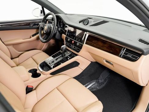 New 2026 Porsche Macan image 24