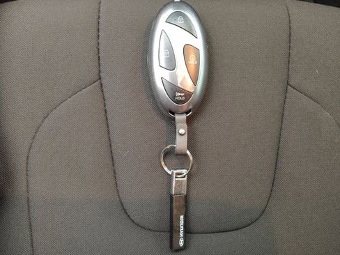 Used 2025 Hyundai Elantra SEL FWD image 32