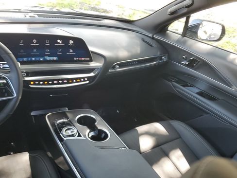 Certified 2024 Cadillac Lyriq Luxury RWD image 20