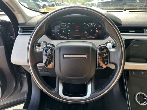 Used 2018 Land Rover Range Rover Velar R-Dynamic SE AWD/4WD image 17