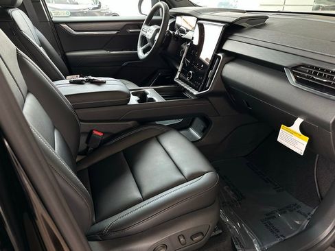 New 2026 GMC Acadia Elevation w/ Elevation Premium Package FWD image 16