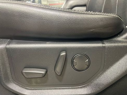 Used 2019 Ford F150 Lariat w/ Equipment Group 502A Luxury AWD/4WD image 12