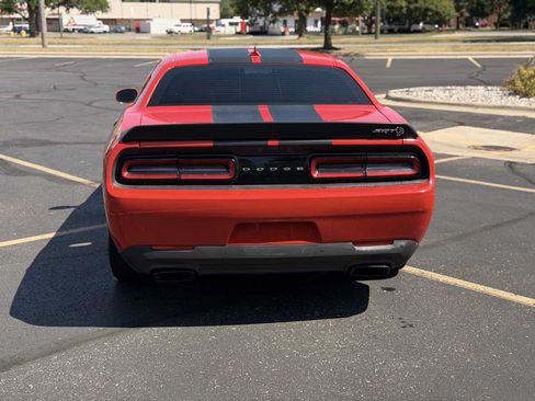 Used 2016 Dodge Challenger SRT Hellcat RWD image 6