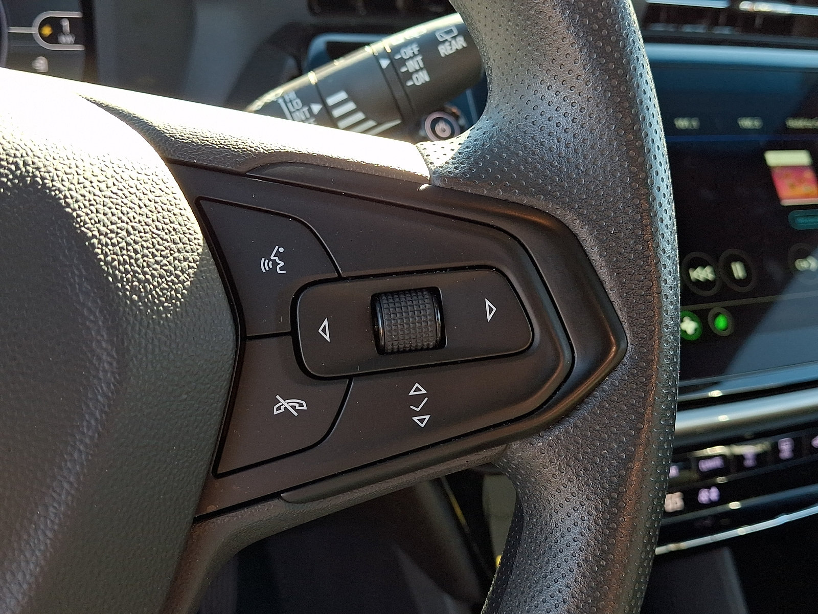 Used 2023 Chevrolet Bolt LT FWD image 21