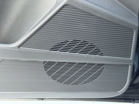 New 2025 Volkswagen Taos SE image 16