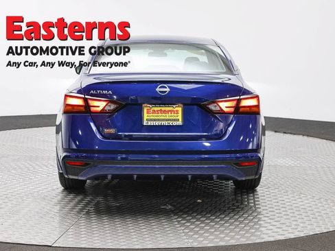 Used 2024 Nissan Altima 2.5 S FWD image 6