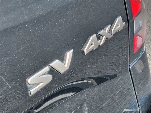 Used 2024 Nissan Frontier SV image 12