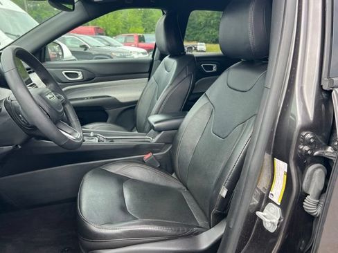 Used 2023 Jeep Compass Latitude AWD/4WD image 11