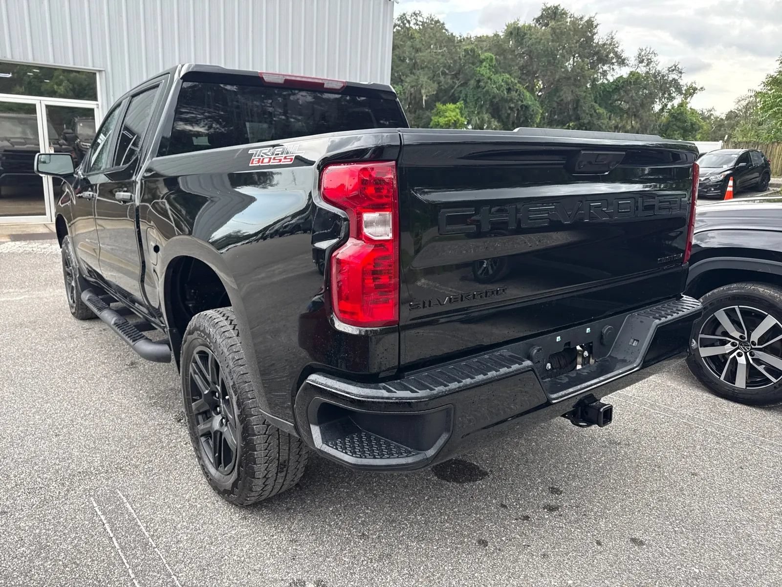 Used 2026 Chevrolet Silverado 1500 Custom Trail Boss w/ Turbomax Blackout Package AWD/4WD image 12