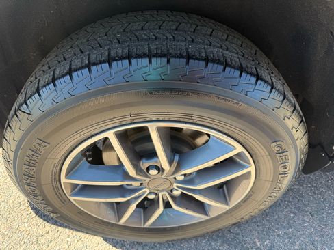 Used 2020 Jeep Grand Cherokee Limited w/ Luxury Group II image 35