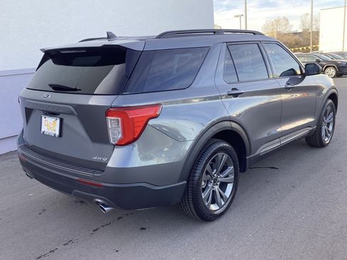 Used 2021 Ford Explorer XLT w/ Equipment Group 202A image 11