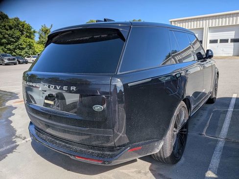 Used 2023 Land Rover Range Rover SE AWD/4WD image 9