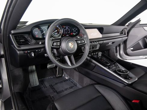 Certified 2024 Porsche 911 Carrera image 4