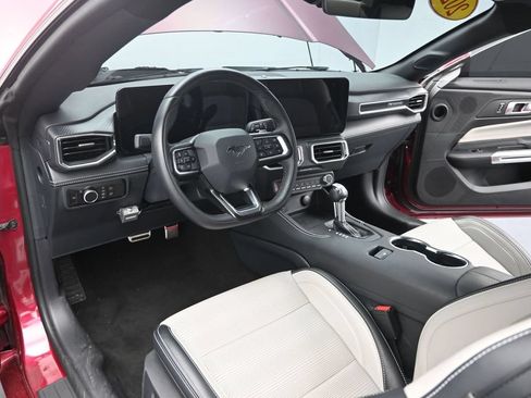 Used 2025 Ford Mustang GT Premium RWD image 14