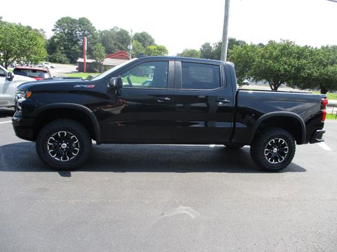 New 2026 Chevrolet Silverado 1500 ZR2 image 8