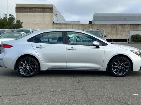 Certified 2025 Toyota Corolla SE image 6