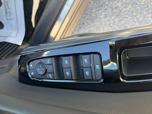 Used 2025 Nissan Pathfinder SL w/ Lighting Package (N92) AWD/4WD image 10