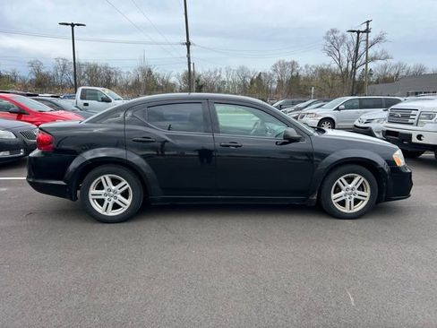 Used 2013 Dodge Avenger SE FWD image 4