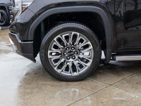 Used 2025 GMC Sierra 1500 Denali Ultimate image 32