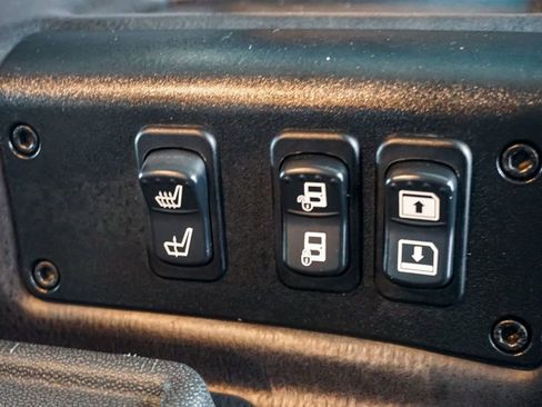 Used 2006 HUMMER H1 4-Door Wagon AWD/4WD image 50