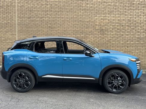 New 2026 Nissan Kicks SR w/ SR Premium Package AWD/4WD image 12