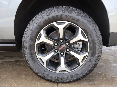 New 2026 GMC Yukon XL AT4 w/ AT4 Premium Package image 51