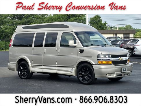 Used 2023 Chevrolet Express 2500 RWD image 1