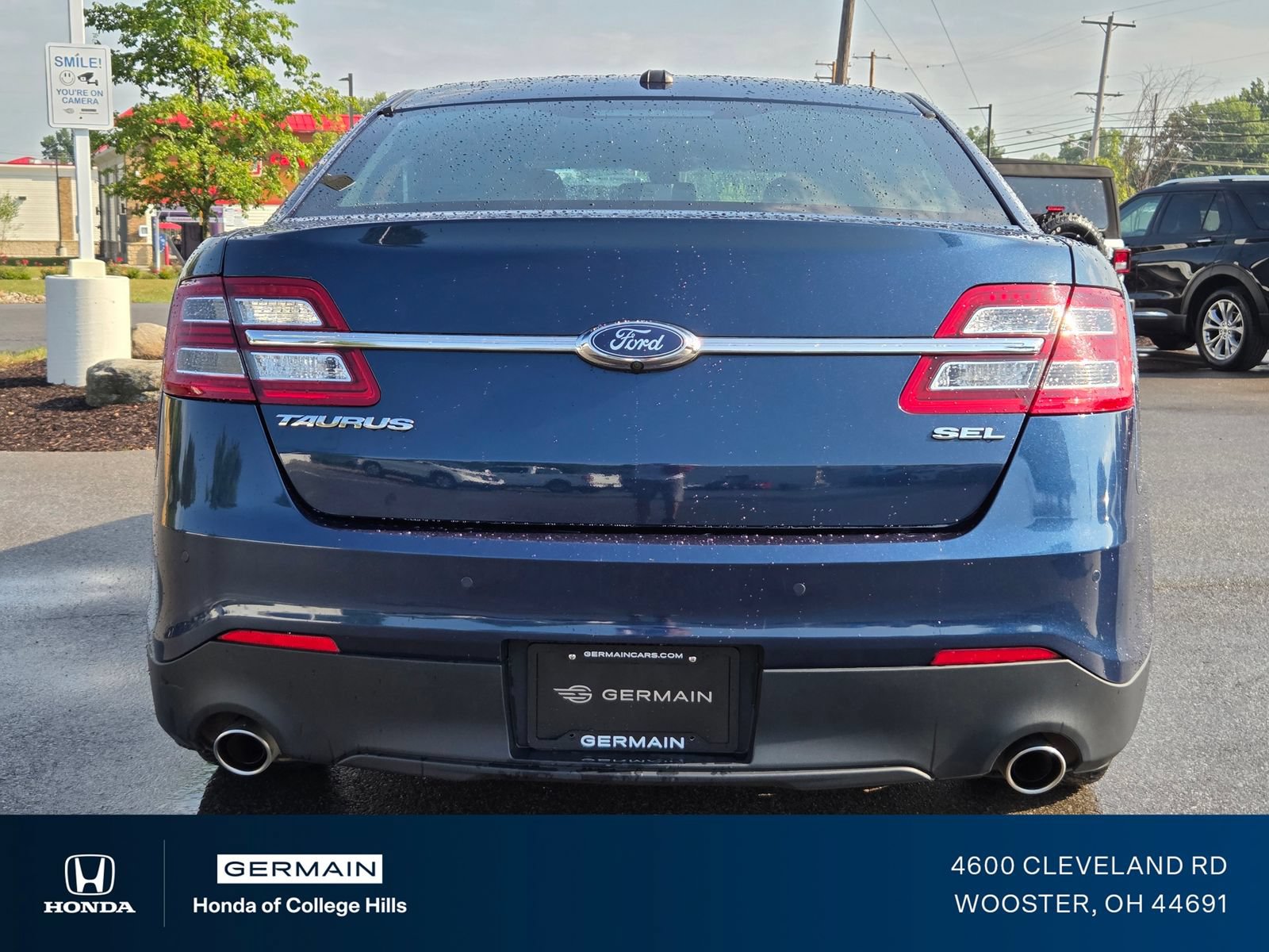 Used 2017 Ford Taurus SEL FWD image 17
