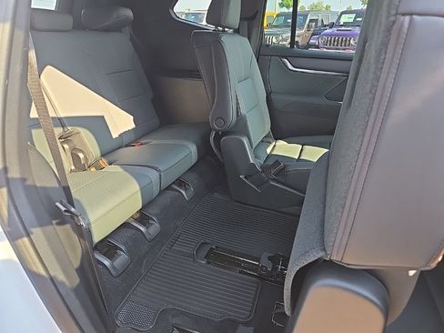 Used 2026 GMC Acadia AT4 w/ Luxury Package AWD/4WD image 94