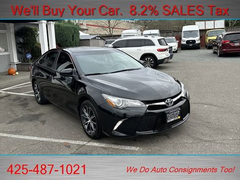 Used 2015 Toyota Camry XSE w/ Moonroof Package image 2