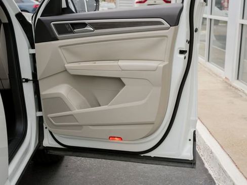 Used 2019 Volkswagen Atlas SEL image 28