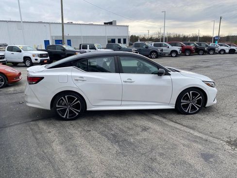 Used 2023 Nissan Sentra SR w/ SR Premium Package FWD image 7