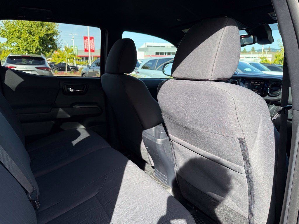Used 2019 Toyota Tacoma TRD Sport AWD/4WD image 19
