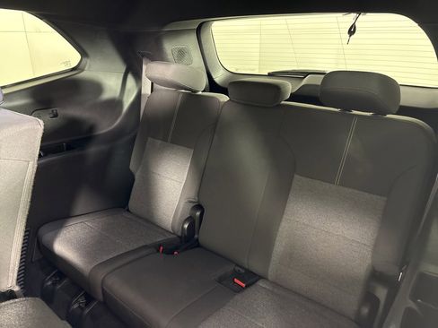 Used 2025 GMC Acadia Elevation image 38