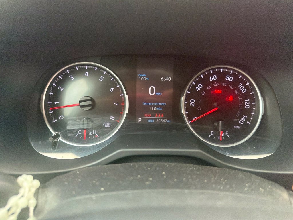Used 2022 Toyota RAV4 LE FWD image 3