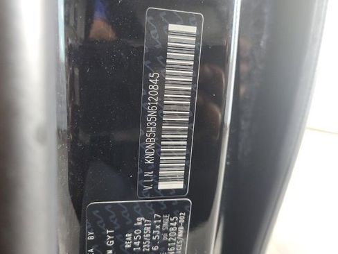 Used 2022 Kia Carnival LX image 14