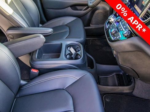 New 2026 Chrysler Pacifica Select w/ S Appearance Package FWD image 16