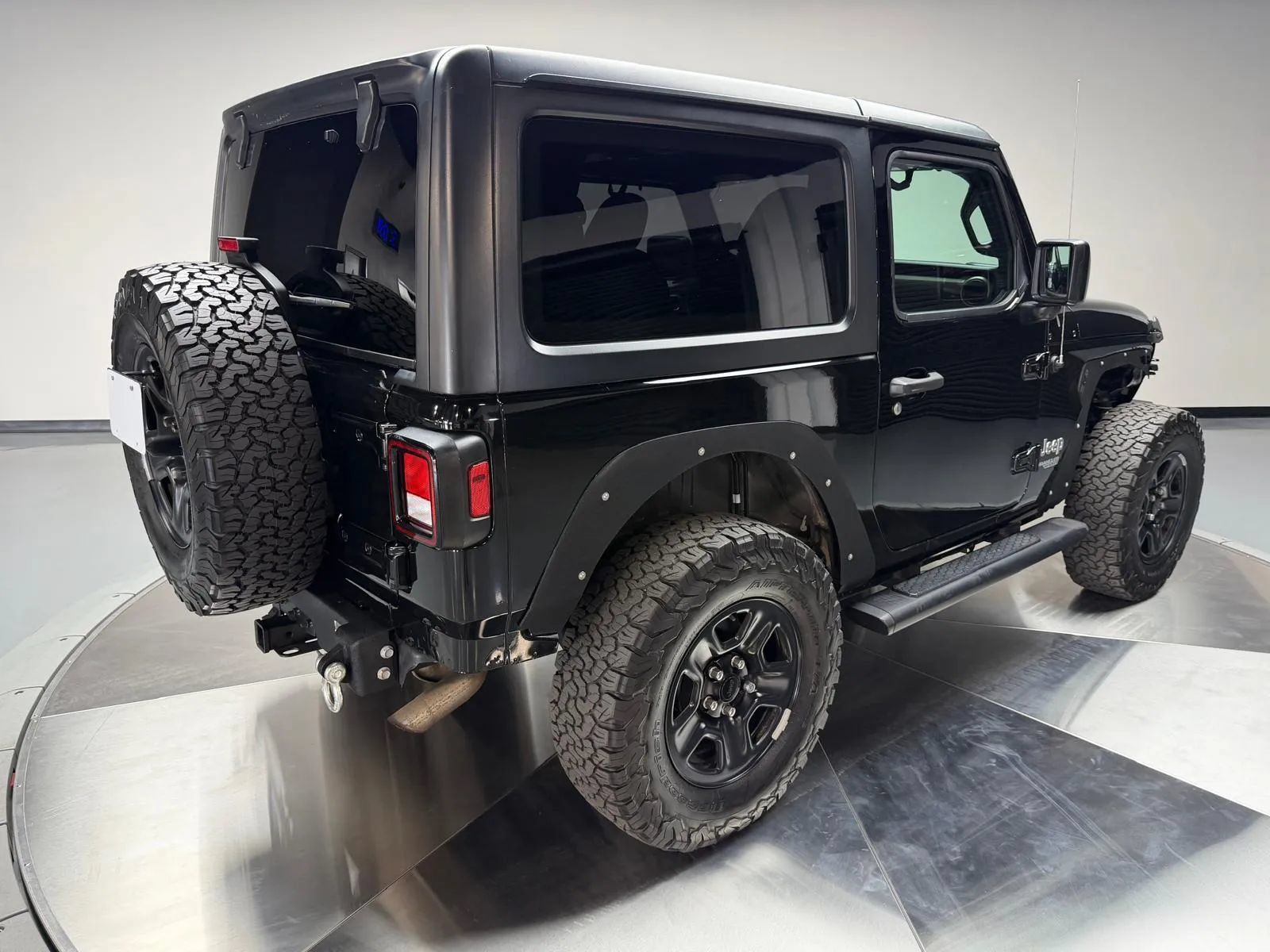 Used 2018 Jeep Wrangler Sport AWD/4WD image 2