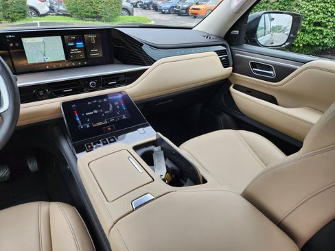Certified 2025 INFINITI QX80 Pure AWD/4WD image 14
