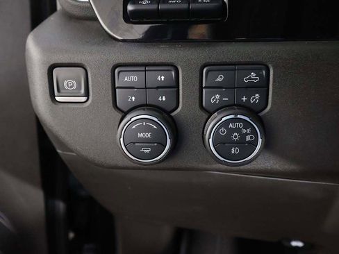 Used 2022 Chevrolet Silverado 1500 High Country w/ Technology Package AWD/4WD image 40