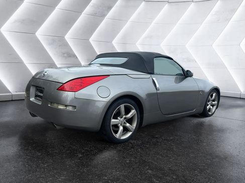 Used 2008 Nissan 350Z Touring image 3