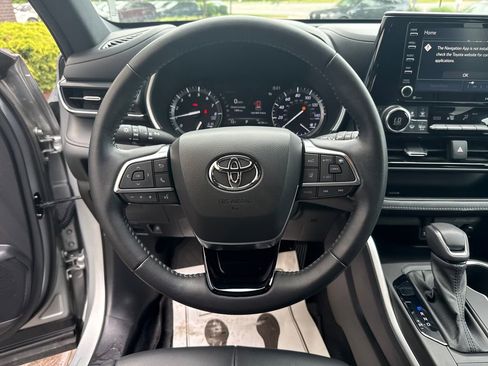Used 2021 Toyota Highlander XSE AWD/4WD image 27