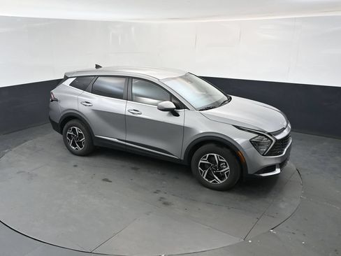 Used 2025 Kia Sportage LX AWD/4WD image 33