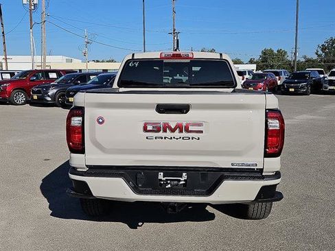 New 2026 GMC Canyon Elevation w/ Convenience Package image 4