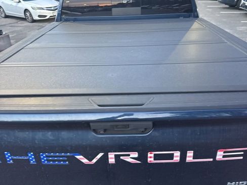 Used 2021 Chevrolet Silverado 2500 High Country w/ Z71 Off-Road Package image 7