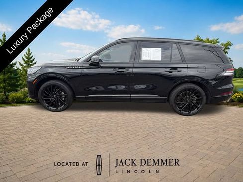 Certified 2025 Lincoln Aviator Reserve w/ Equipment Group 201A AWD/4WD image 3